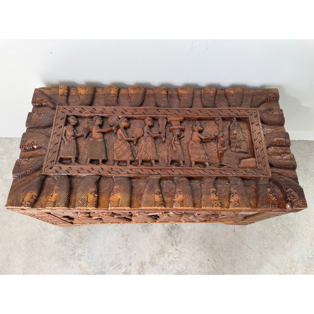 African Vintage African Benin (Nigeria) Hand-Carved Wooden Chest Honoring the Oba of Benin For Sale - Image 3 of 12