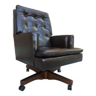 Mid-Century Modern Tufted Leather High-Back Executive Desk Chair by Leathercraft For Sale