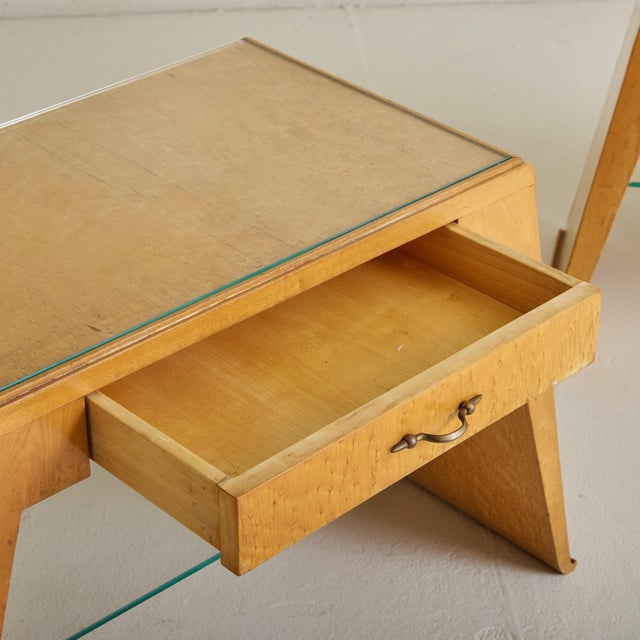 Mid-Century Modern Pair of Italian Angular Wood Nightstands with Glass Shelves, 1950s For Sale - Image 3 of 11