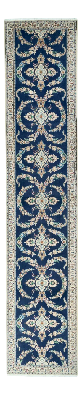 Hand-Knotted Oriental Rug in Wool