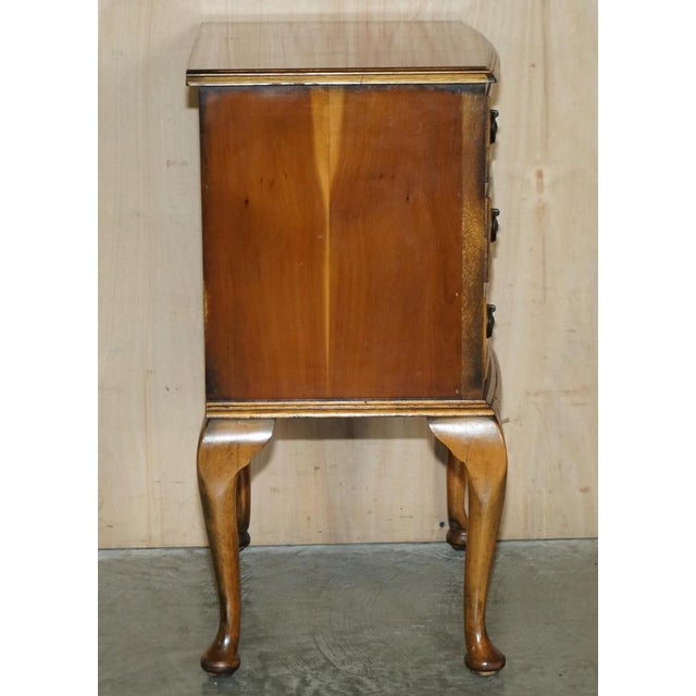 Bedside Table in Burr Yew Wood, 1940s For Sale - Image 14 of 18