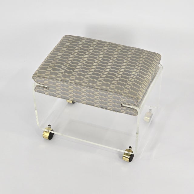 Hill Manufacturing Co. 1970s Hill Manufacturing "Charles Hollis Style" Upholstered Lucite Ottoman/Vanity Seat For Sale - Image 4 of 7