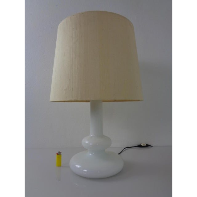 Holmegaard Plaza Opal Glass Table Lamp from Hsin-Lung Lin for Holmegaard Glasværk, Sweden, 1970s For Sale - Image 4 of 18