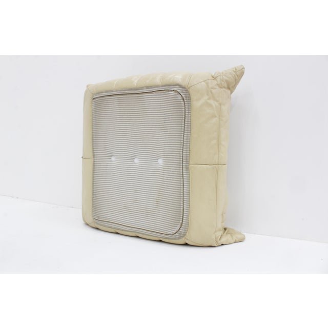 Vintage Togo Ottoman in Beige Leather by Michel Ducaroy for Ligne Roset, 1990s For Sale - Image 3 of 11