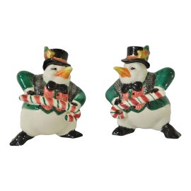 Example of Figurative Holiday Salt and Pepper Shakers