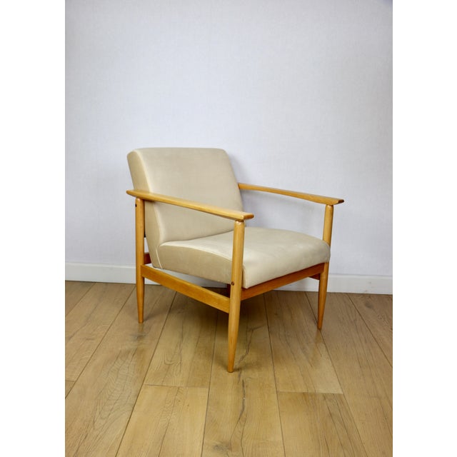 Vintage Loft Lounge Chair in Light Beige Velvet Upholstery and Beech, 1970 For Sale - Image 10 of 10