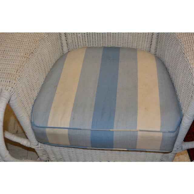 Vintage White Wicker Oversized Fan Back / Cobra Patio Arm Chair With Blue Stripe Cushion For Sale - Image 6 of 12