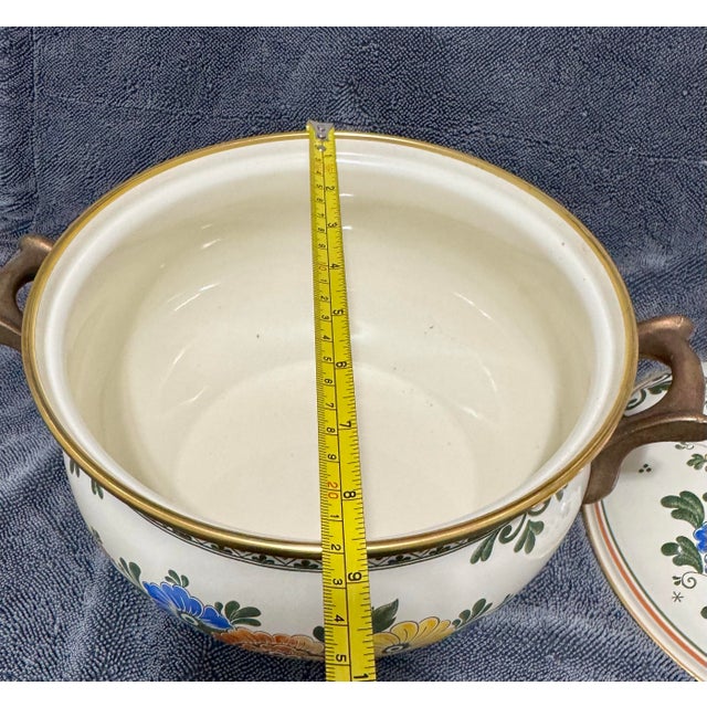 1970s Vintage Asta Enamelware 2 Qt Dutch Oven Old Amsterdam Floral Casserole Pot Lid For Sale - Image 5 of 12