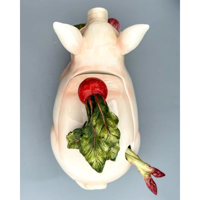 20th C. Fitz and Floyd “French Market” Pig Tureen With Asparagus Ladle – Whimsical / French Country For Sale - Image 11 of 12