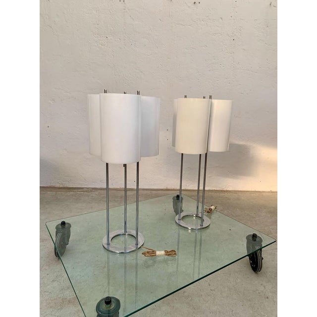Table Lamps with Chromed Tubular and Methacrylate attributed to Paul Mayen for Habitat, 1970s, Set of 2 For Sale - Image 3 of 10