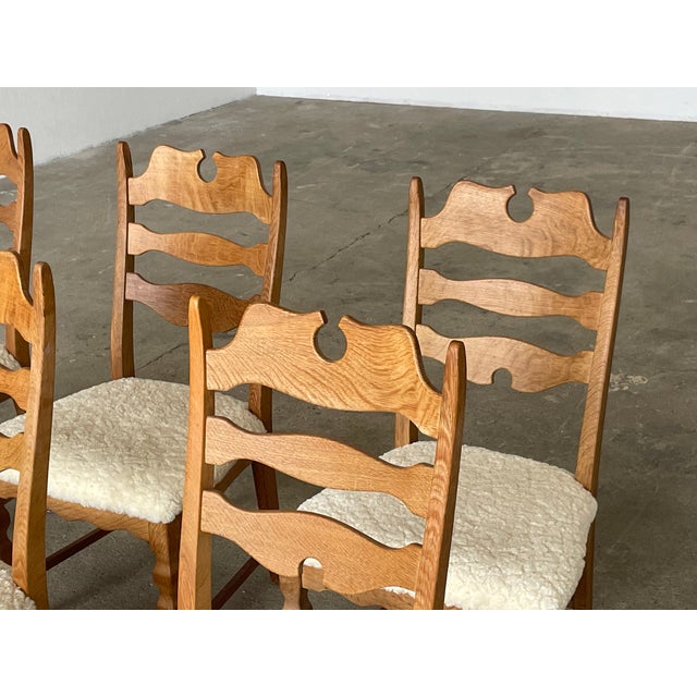 Mid-Century Danish Razorblade Dining Chairs in Oak by Henning Kjærnulf for E.G. Møbler, 1960s, Set of 6 For Sale - Image 6 of 10
