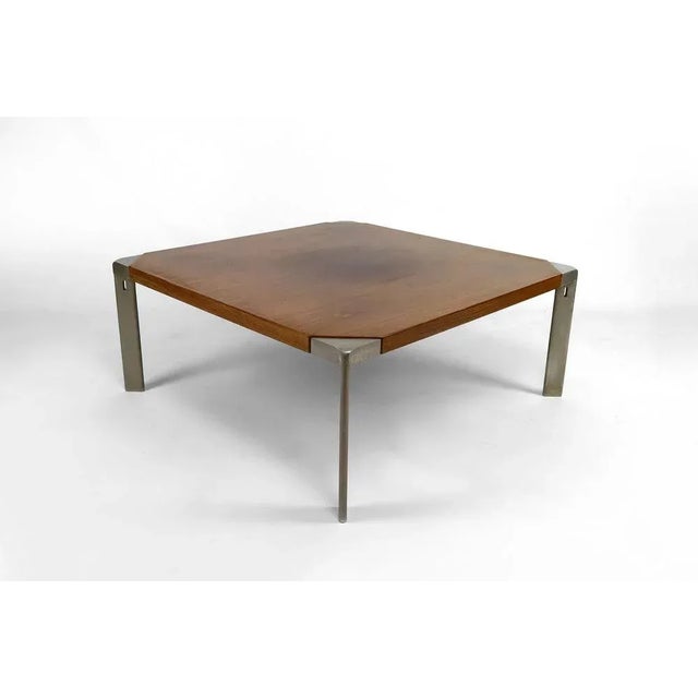 Walnut and Aluminum Coffee Table by Osvaldo Borsani for Tecno, 1960s For Sale - Image 6 of 12
