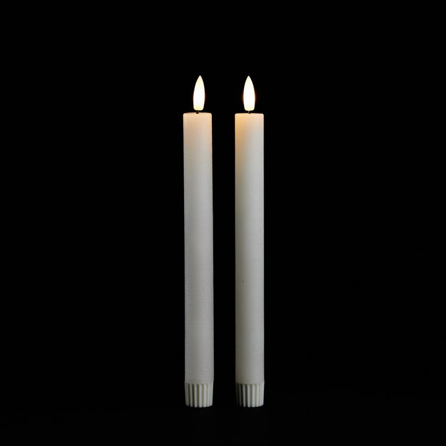 Kenneth Ludwig Chicago FIA Wick Ivory Taper Candle (Set of 2) For Sale - Image 4 of 4