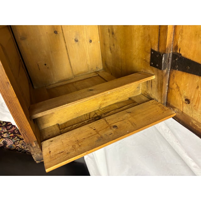 English Pine Blanket Chest, 19th Century For Sale - Image 12 of 17