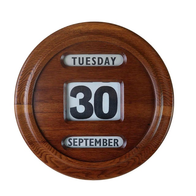 Large Antique Round Oak Perpetual Wall Calendar, 1910 For Sale - Image 4 of 4
