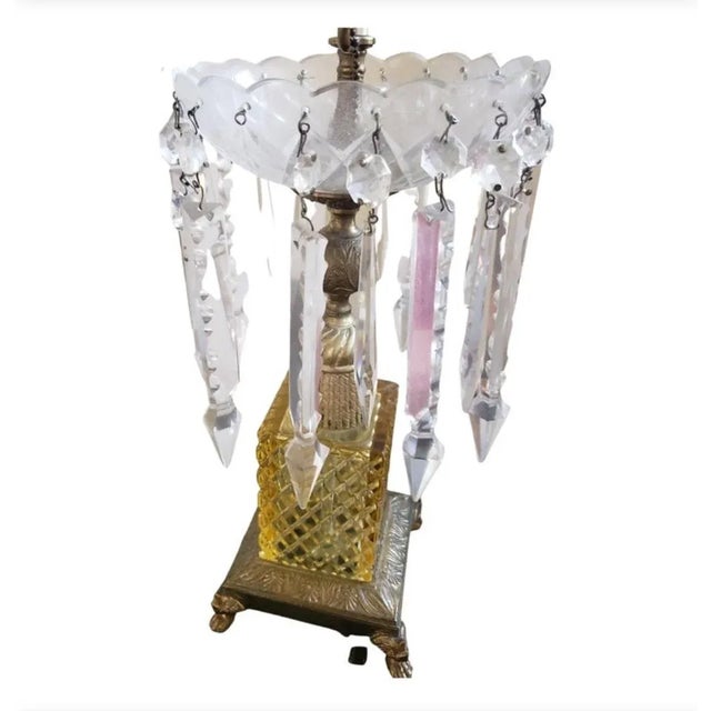 Victorian 1930s Solid Brass Glass Cut and Lead Crystal Arrow Pendulums Table Lamp For Sale - Image 3 of 8