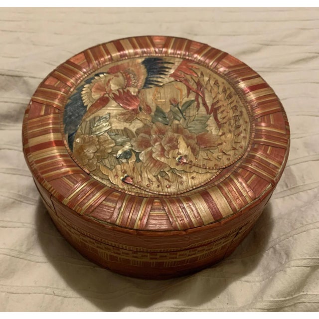Vintage Gorgeous Round Straw Box With Flowers And Phoenix Bird Red Pink Green. Condition is "Used". There is some wear and...