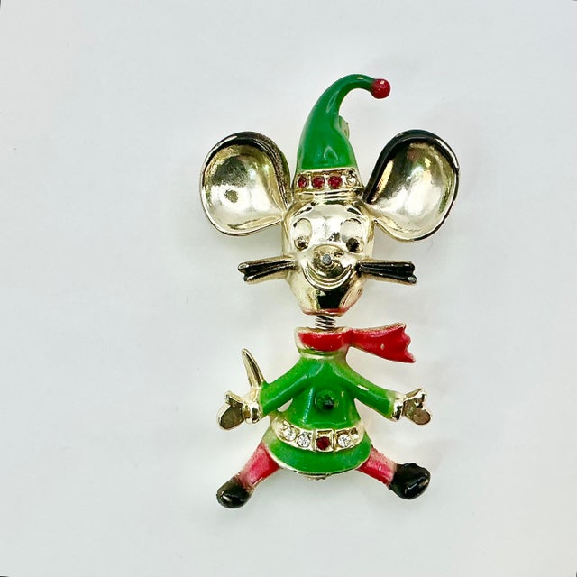 American 1970s Vintage Boho Chic Christmas Mouse Bobblehead Brooch, Beatrix Jewelry For Sale - Image 3 of 6