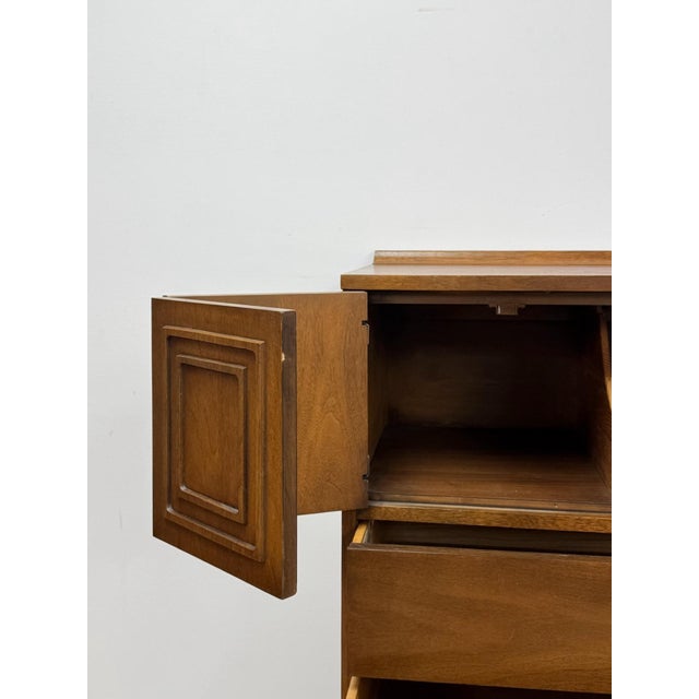 Vintage Chest Broyhill Sculptra MCM Gentleman's Tallboy Three Drawer Cabinet Dresser For Sale - Image 13 of 18