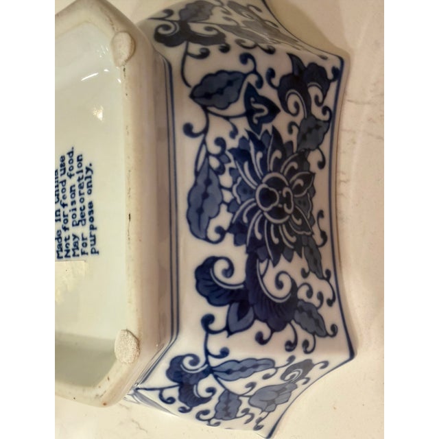 Late 20th Century Blue & White Chinoiserie Porcelain Cachepot / Decorative Planter – 9” Square Floral Motif For Sale - Image 5 of 5