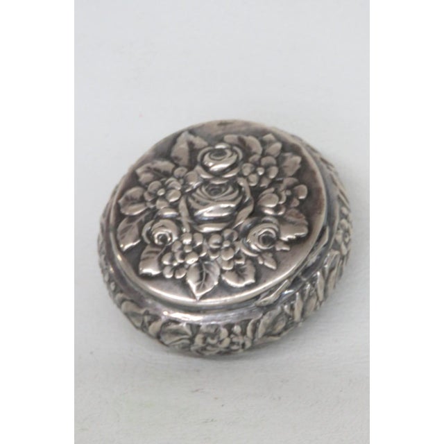 Small Sterling Silver Round Pill Snuff Trinket Lidded Box Embossed Florals 5092b For Sale - Image 12 of 16