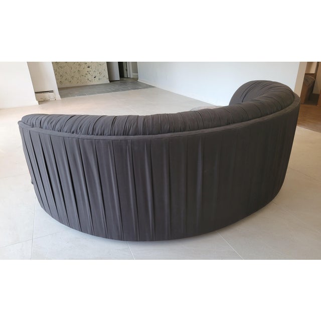 1980s Postmodern Curved Sofa – 92” – In the Style of Preview / Directional – Sculptural Serpentine Form For Sale In New York - Image 6 of 6