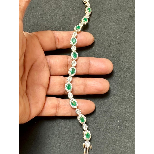Early 21st Century 8 ct Natural Brazilian Emerald & 4.5 Ct Diamond Tennis Bracelet 14 Karat Gold For Sale - Image 5 of 18