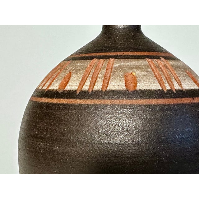 Brown Studio Ceramic Vase with Incised Decoration by Ilse Grohmann, Germany, 1960s For Sale - Image 6 of 11