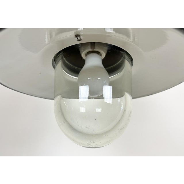 1970s Grey Cast Aluminium Explosion Proof Lamp with Enameled Shade from Elektrosvit, 1970s For Sale - Image 5 of 18