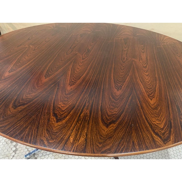 Fantastic Rosewood Grain Attributed to Florence Knoll 1960s 54” Circular Dining Conference Table For Sale In Tulsa - Image 6 of 12