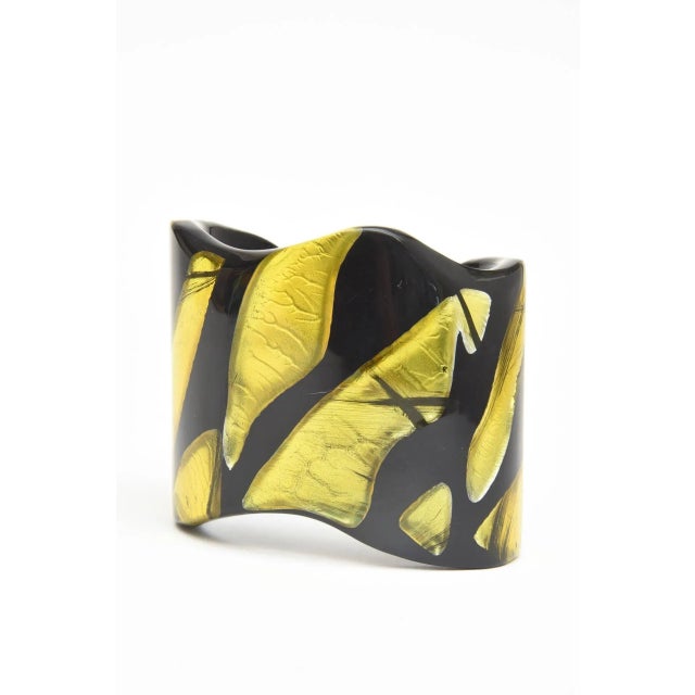 Vintage Signed Frank Vigneri Chartreuse and BLack Plexiglass Sculptural Cuff Bracelet, 1984 For Sale In Miami - Image 6 of 10