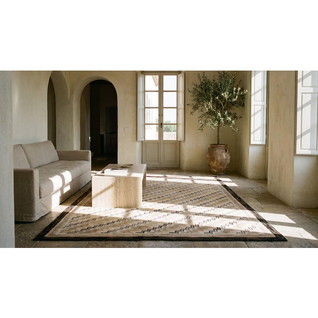 1925s Ivory Cream Zigzag Modern Antique American Hooked Rug Hand Knotted Pile Rug 4'5" X 6'4" Wool Carpet For Sale - Image 9 of 9