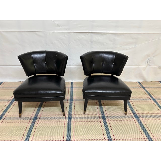 Authentic set of vintage Mid-Century Modern slipper lounge chair by Kroehler, it features a low-profile slipper design...