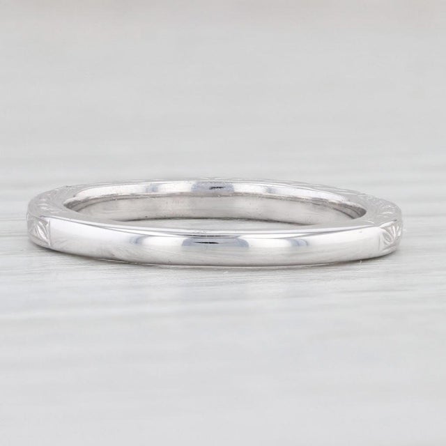 New 0.33ctw Diamond Wedding Band 14k White Gold Sz 6.5 Stackable Ring Art Carved For Sale - Image 4 of 9