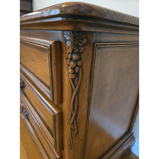 Mid 20th Century French Provincial Style Dresser & Nightstands – ‘Fraiser’, 3 Pieces For Sale - Image 4 of 14
