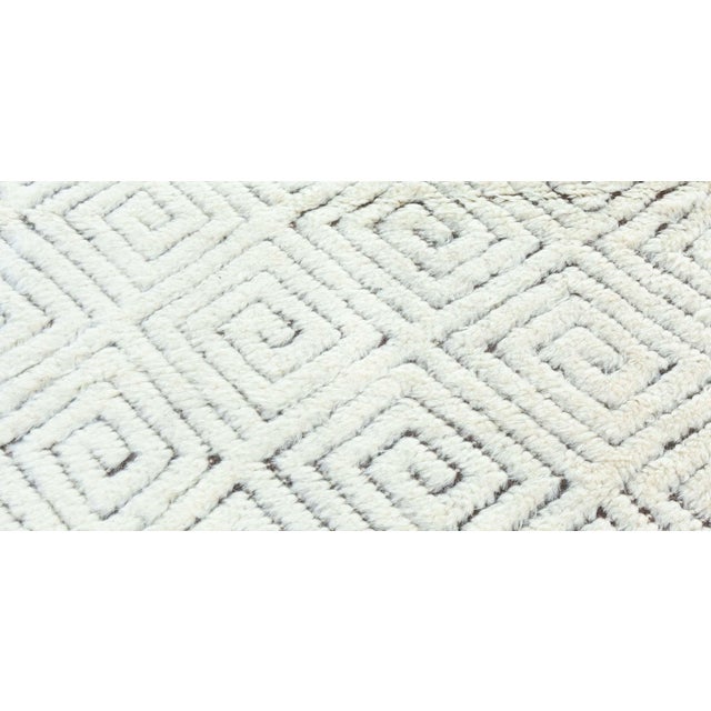 High-quality Extra Large High-Low Lattice Wool Rug by Doris Leslie Blau For Sale In New York - Image 6 of 10