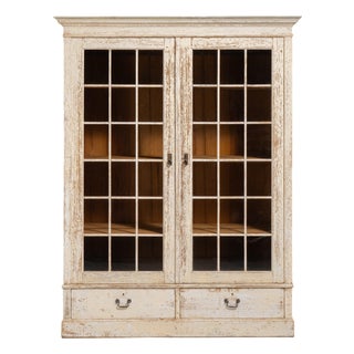 French White Patinated Vitrine France Early 20th Century For Sale