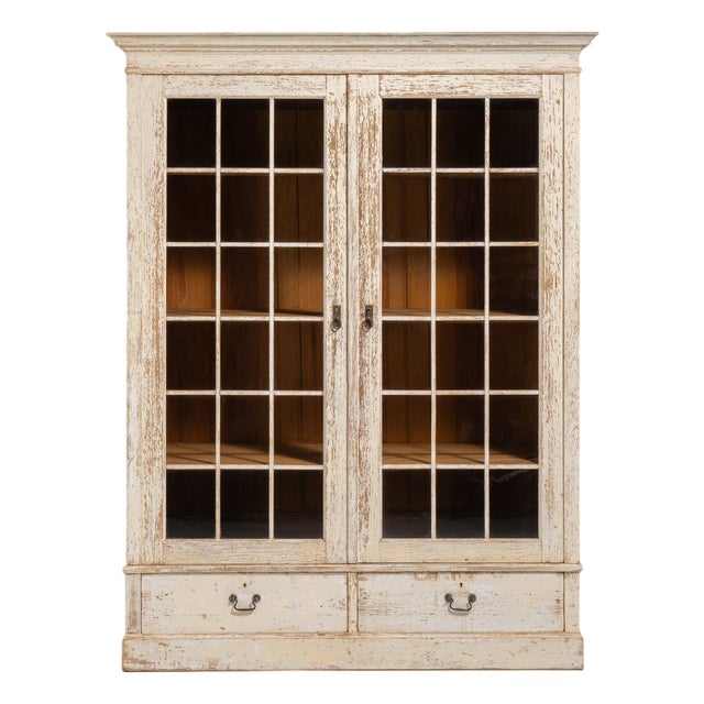 French White Patinated Vitrine France Early 20th Century For Sale