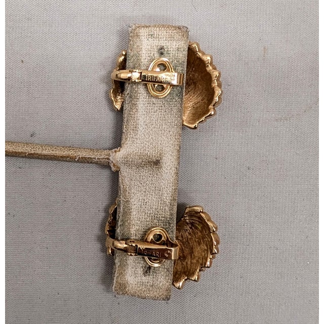 Vintage 1950s Signed Crown Trifari Goldtone Scaled Half Moon Clip Earrings-2 Pieces For Sale In Philadelphia - Image 6 of 7