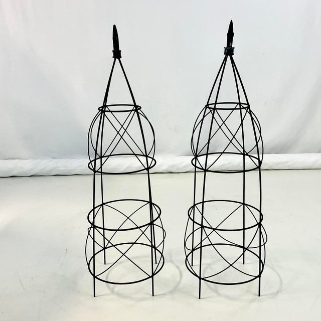 1980s 1980s Vintage French Art Deco Fleur De Lis Garden Topiary Trellises Frames - A Pair For Sale - Image 5 of 12