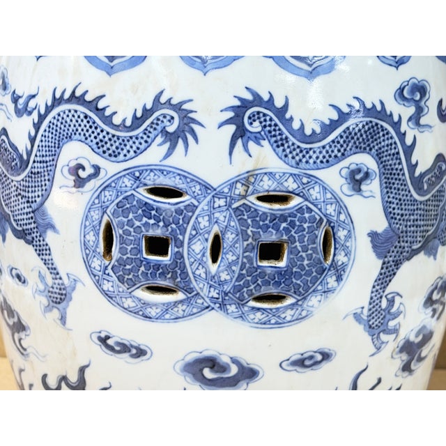 10" Chinese Blue White Porcelain Double Dragons Round Shape Stand Display Art For Sale - Image 18 of 18