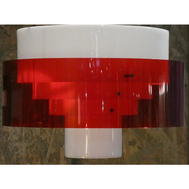 1960s Mid-Century Italian Pendant Lamp in White and Red Methacrylate and Brass by Stilnovo, 1960s For Sale - Image 5 of 10