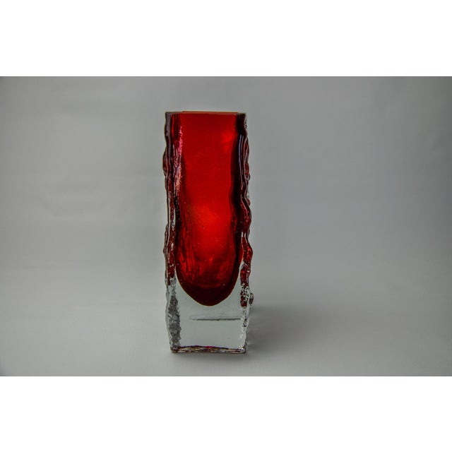 Sommerso Red Ice Cube Effect Vase from Seguso, Murano, Italy, 1970 For Sale - Image 4 of 8