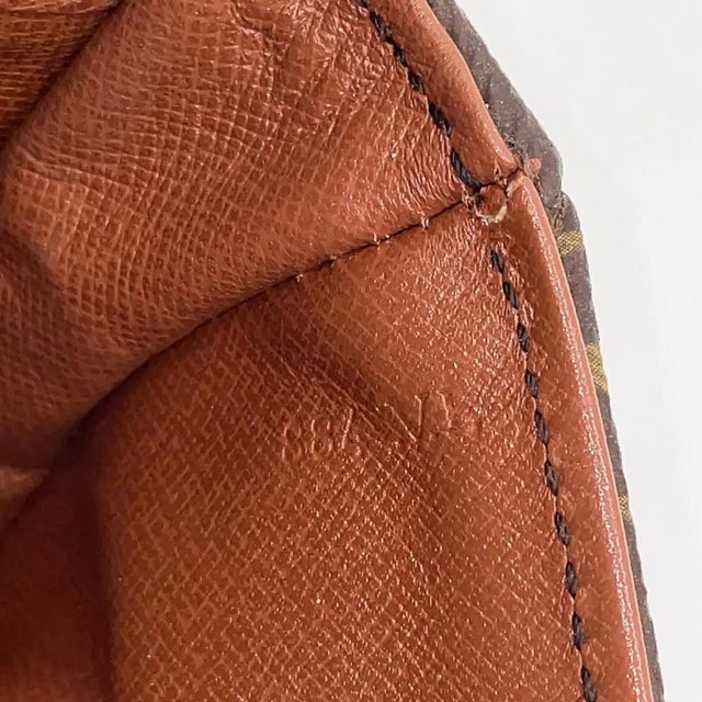 2000s Louis Vuitton Monogram Chantilly Crossbody Bag For Sale - Image 11 of 18