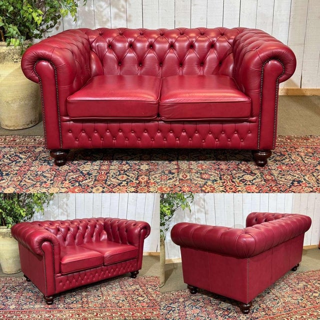 Two-seater Chesterfield leather sofa, modern production from the 2000s - W=1.55m D=95cm H=80cm HA=50cm