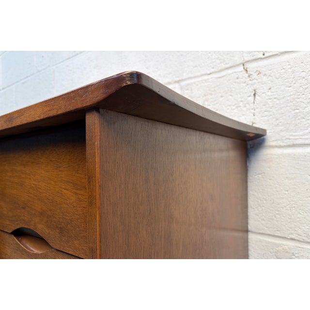 Mid 20th Century Modern Walnut Sideboard by Bassett Furniture, Inc. For Sale - Image 16 of 18