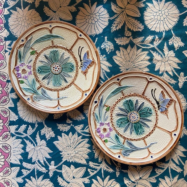 Superb little plates, characteristic of Wasmuel style. I have official proof of authenticity such as vintage catalogs,...