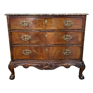 1980s Henredon Louis XV Style Serpentine Mahogany Commode With Marble Top & Ball and Claw Feet For Sale