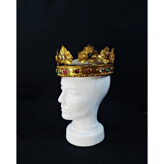 Large Crown of the Virgin in Gilded Brass and Colored Glass Cabochon, 19th Century For Sale - Image 5 of 17