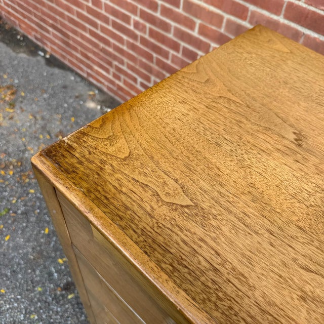 Wood Mid-Century Modern Walnut 5-Drawer Dresser Highboy For Sale - Image 7 of 9